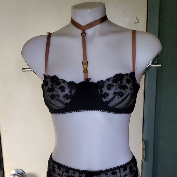 Lingerie set - Picture 3 of 3